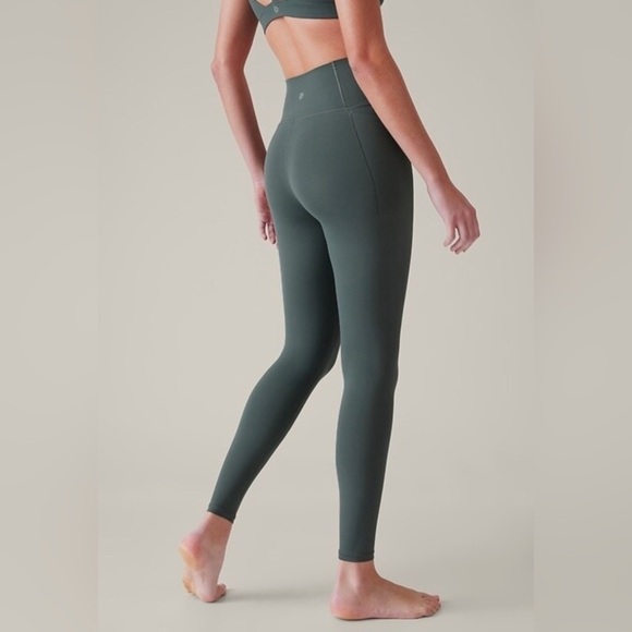 ATHLETA Transcend Stash Tight High Rise Bali Green Yoga Leggings 533673 EUC XS - Picture 2 of 12